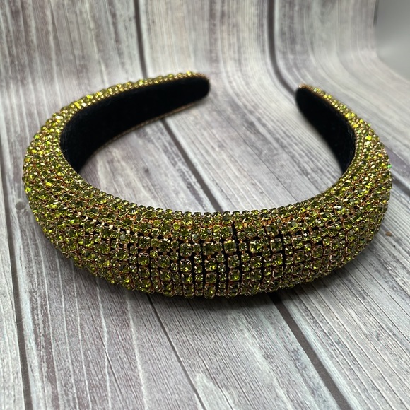 Gorgeous Headband…!Perfect for the holidays! - Picture 5 of 5